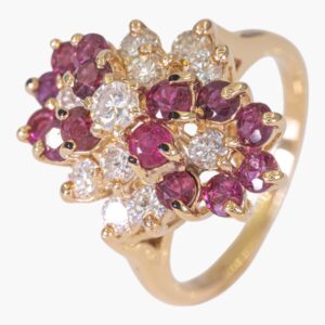 3567.Anillo de oro amarillo de 14K con diamantes y rubí