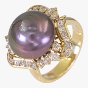 3568.Anillo de oro amarillo de 14K con diamantes y perla