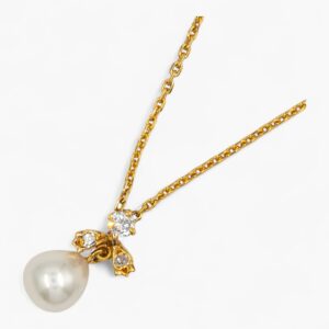 3608.Colgante en oro 18K con perla y diamantes