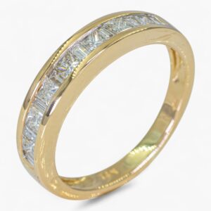 3701 Anillo de oro amarillo 14K con diamantes