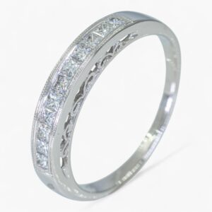 3863 Anillo de oro blanco de 14K con diamantes corte princesa