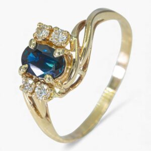 3926 Anillo de oro amarillo de 14K con esmeralda y diamantes