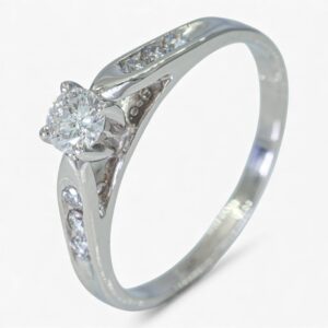 3937 Anillo de oro blanco de 14K con diamantes