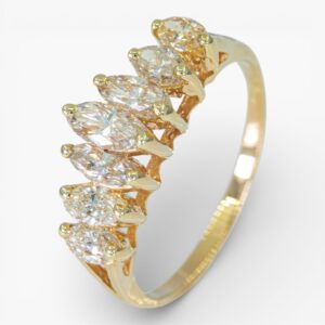 3991 Anillo de oro amarillo de 14k con siete diamantes corte marquise