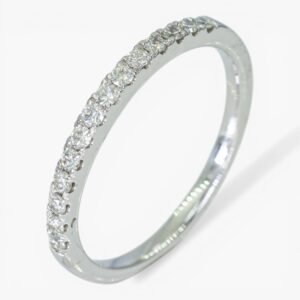 4010 Anillo tipo cintillo de oro blanco de 14k con corrida de diamantes