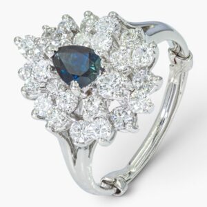 4061 Anillo de oro blanco de 14k con un hermoso zafiro corte pera y diamantes
