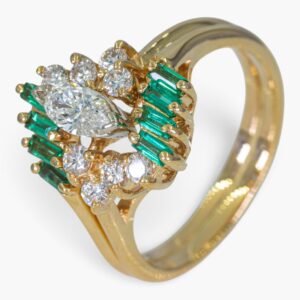 4179 Anillo de oro amarillo 14K de diseño artístico con esmeraldas y diamantes